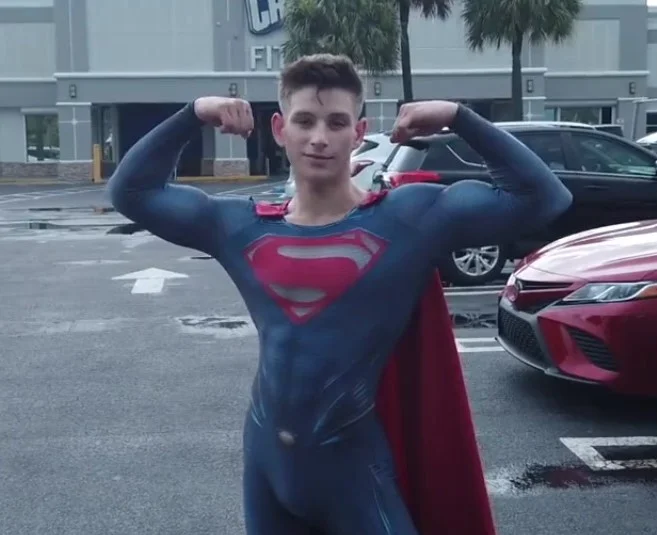 Superboy Gay Porn Superhero - Superhero: Superboy shows his super muscles andâ€¦ ThisVid.com