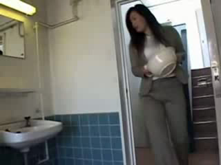Horny dude bangs a sexy Asian girl in the toilet