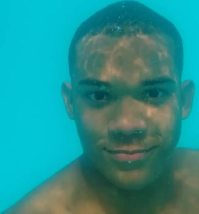 Latino barefaced underwater