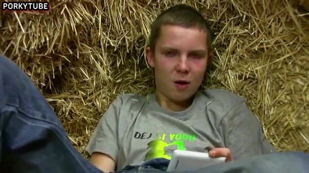 Cam cutie handjobo in the hay