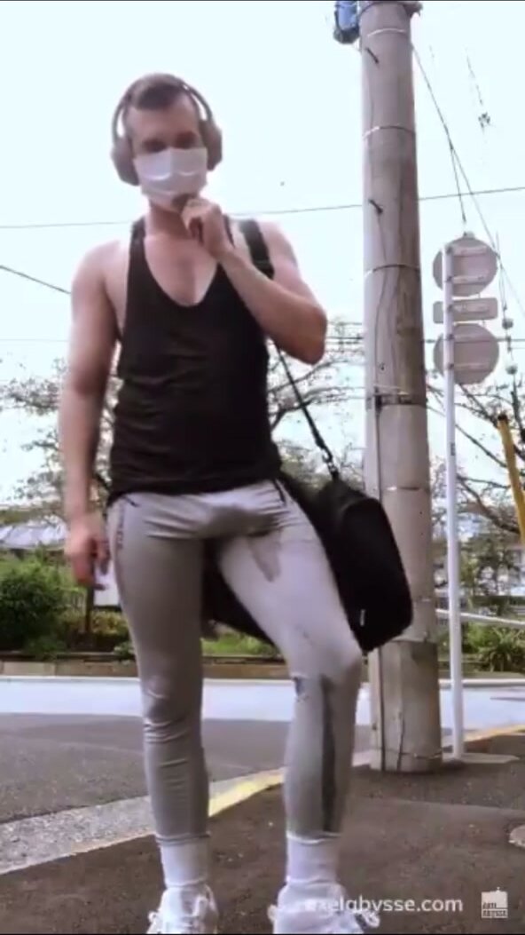Guy Pisses Workout Pants In Public
