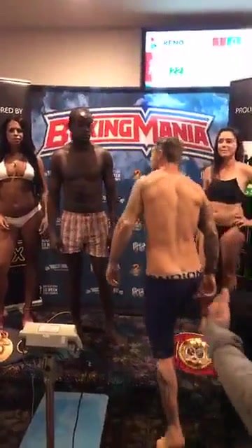 BOY NAKED AT THE WEIGHT-IN 3.20