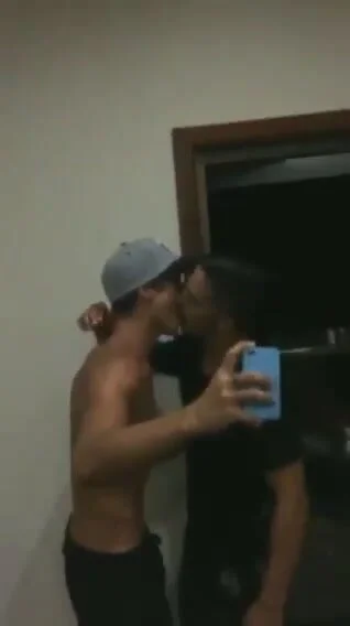 STRAIGHT GUYS KISS ThisVid com 