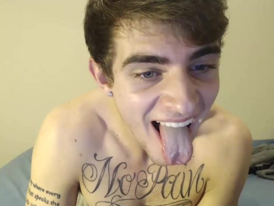 leke tatuado arregaça o cu na cam