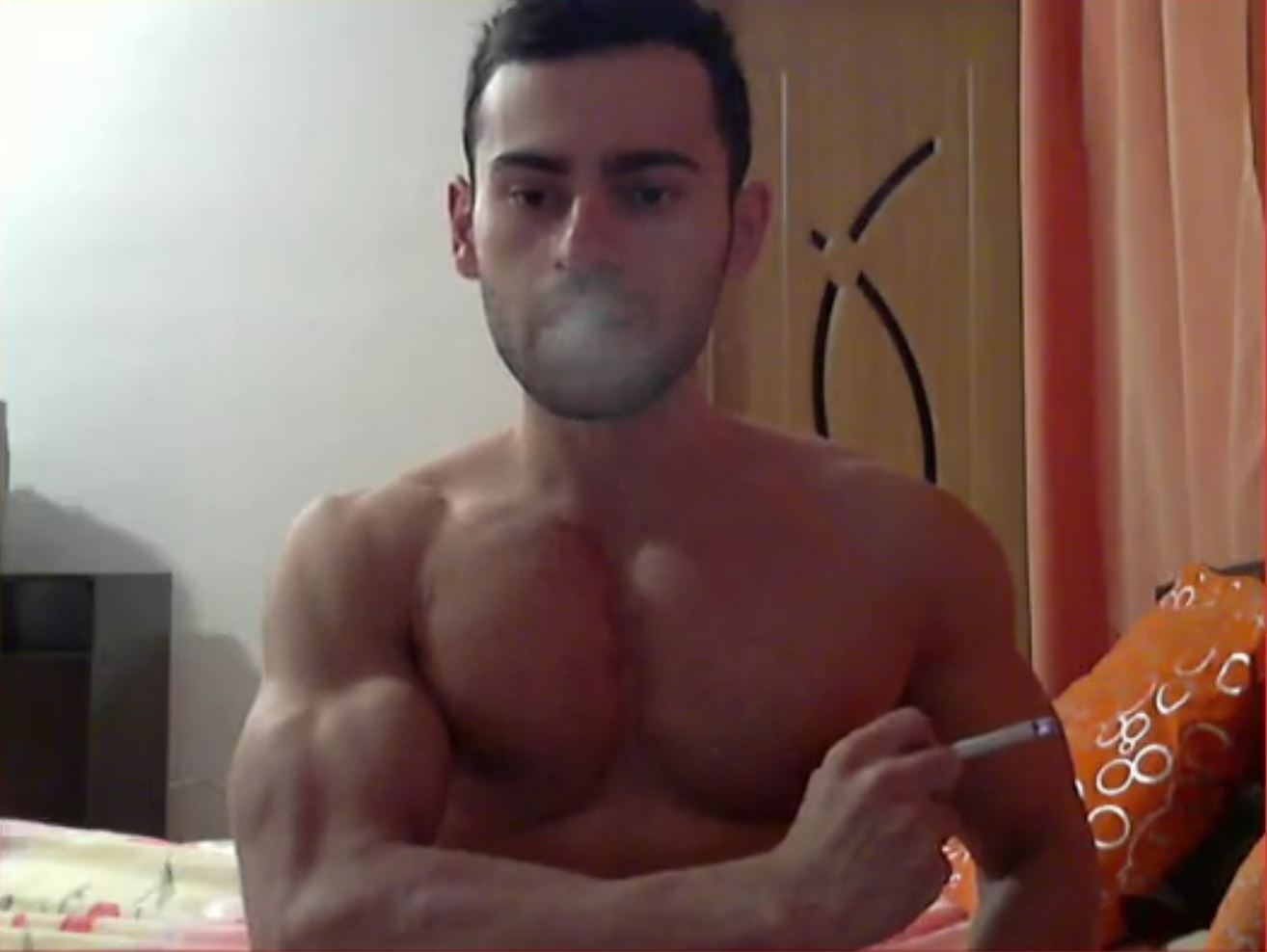 Muscular guy flexes, smokes and then after jerks and cum