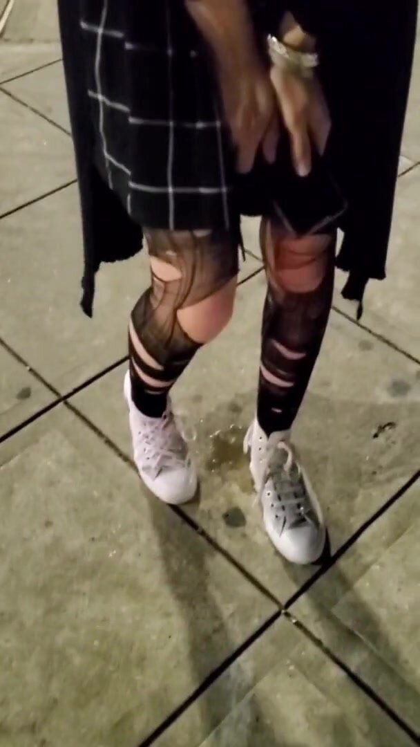 Girl Pees her Skirt in Public