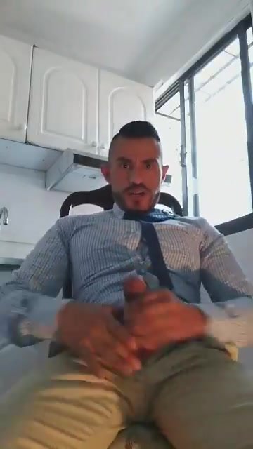 Realtor bates fast in client\