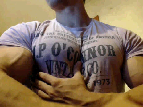 Tight Shirt - Man with Huge Pecs in tight shirt - ThisVid.com