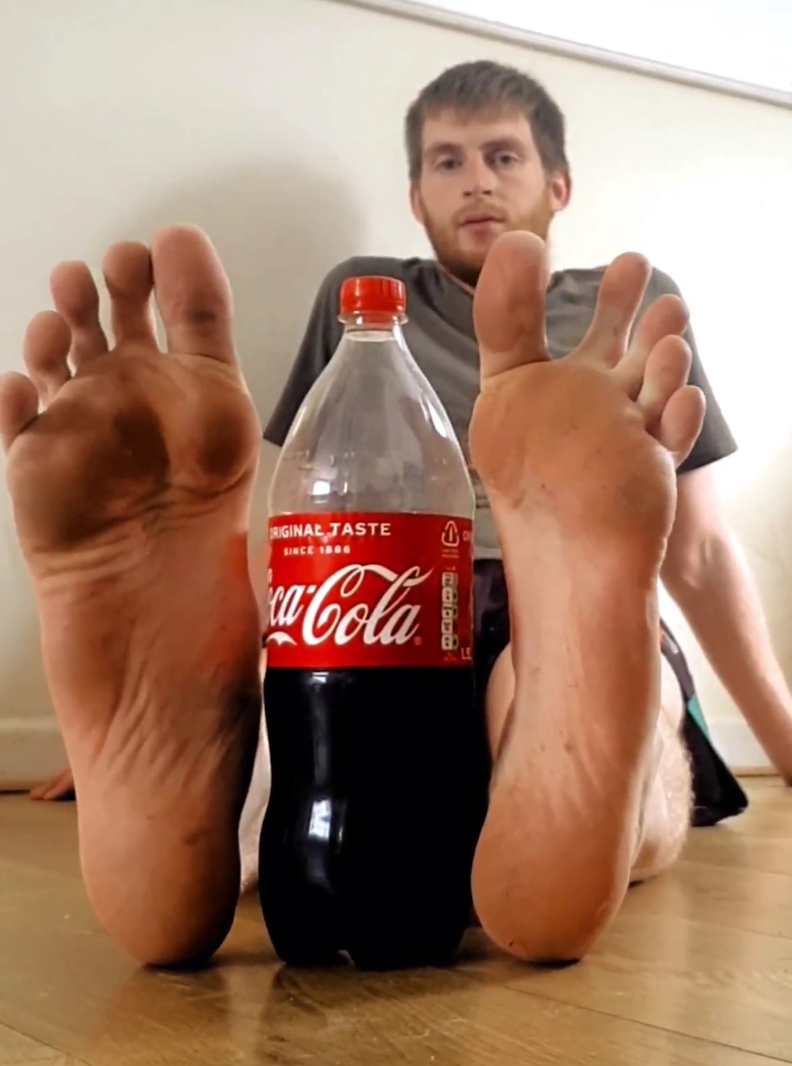 CARL GRIFFITHS compares his huge feet to objects (size 22 US)
