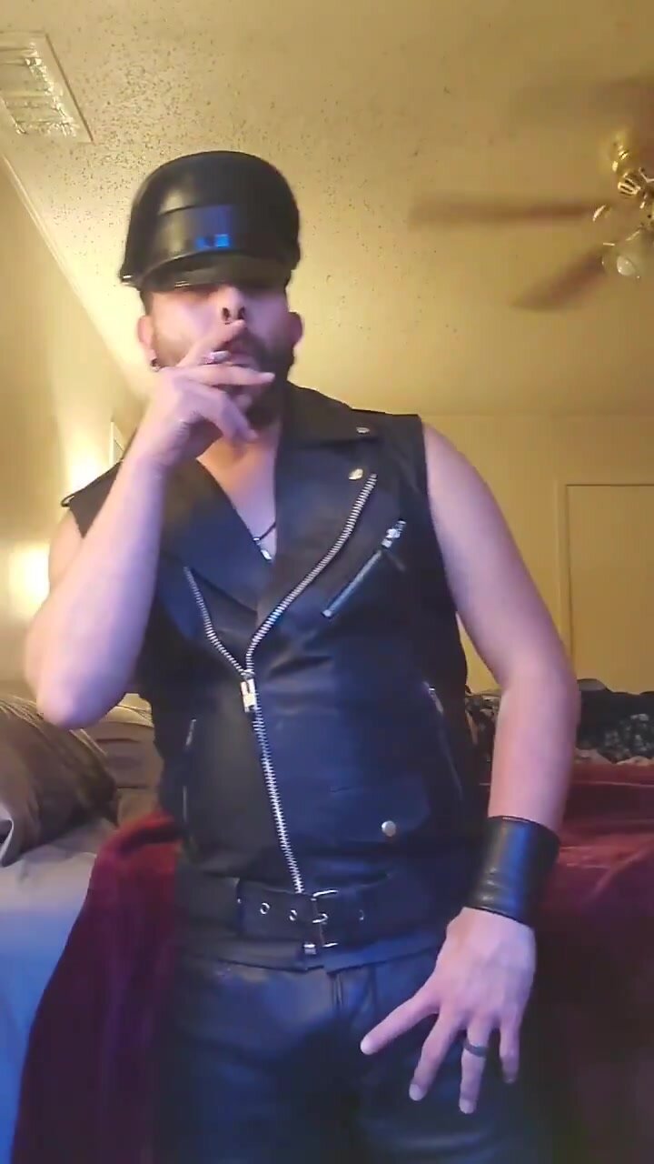 Leather Smoker - video 3