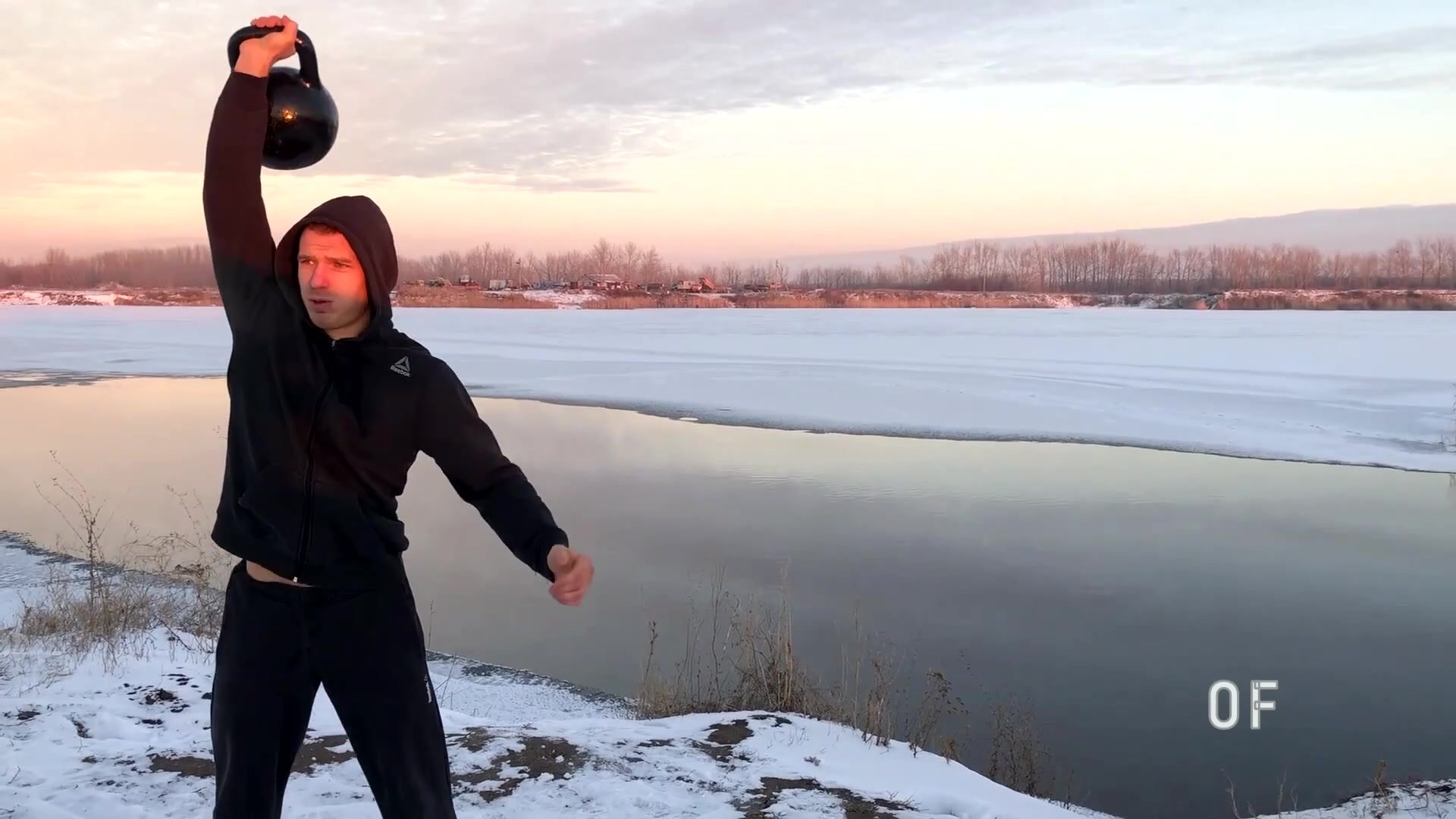 Boxer take naked ice bath