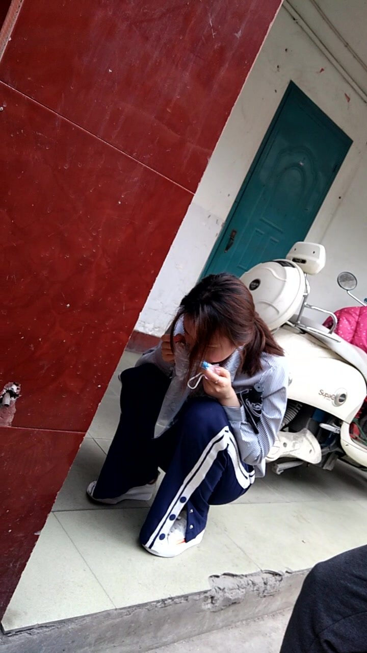 Chinese girl carsick vomit 1