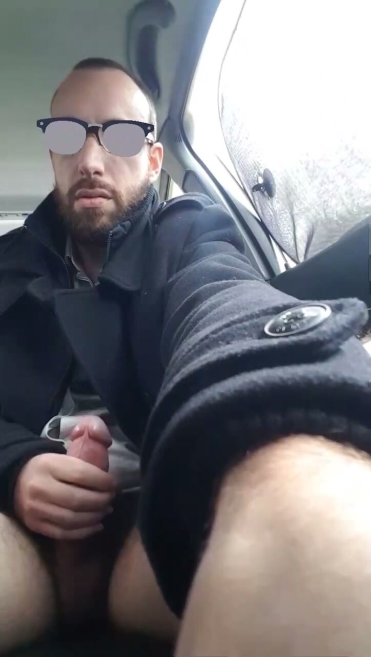 Cumming in the car - video 5
