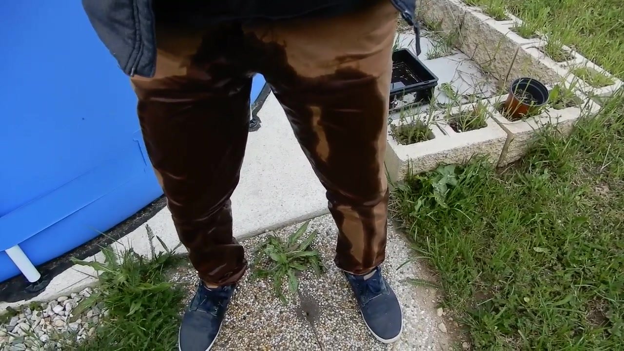 Pissing pants 2