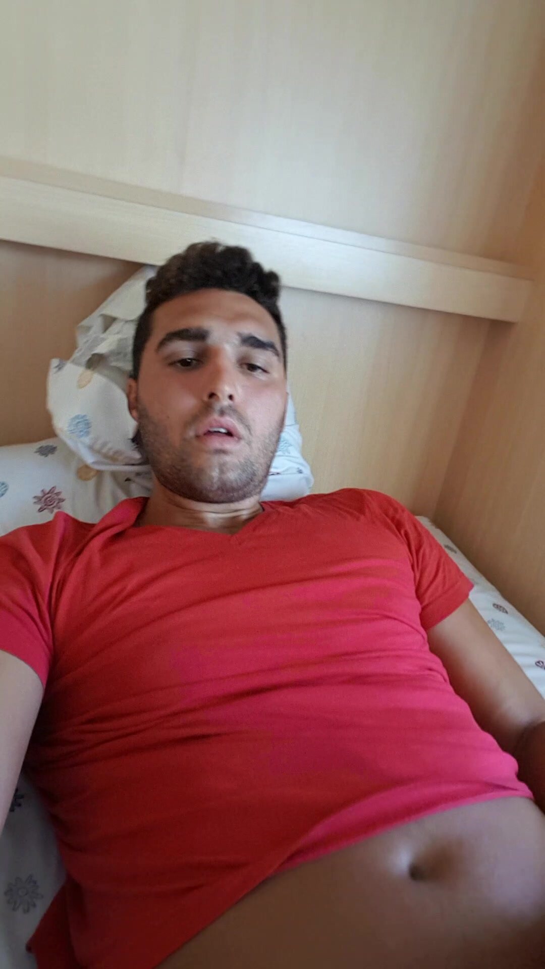 GUY  SHOWS COCK