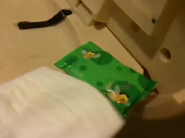 NAPPY CHANGING ROOM - video 2