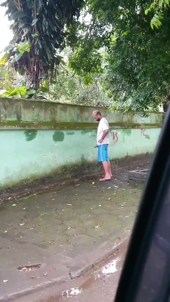 Pissing outdoor - video 13