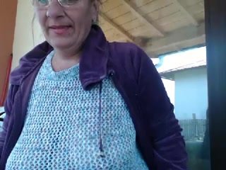 Selfie - granny shows her pussy
