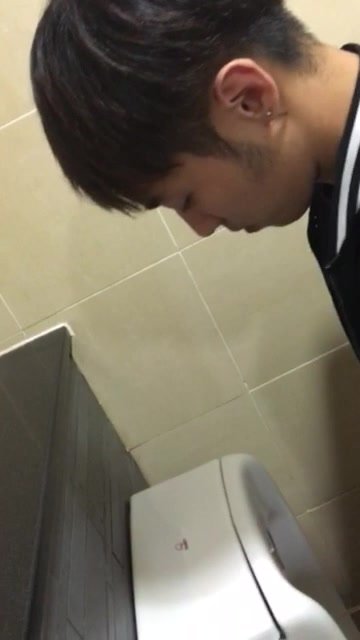 Cute college guy takes a piss - 03