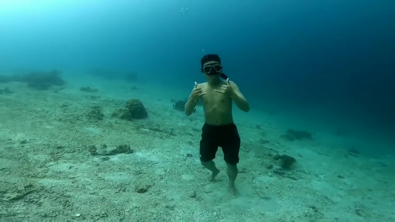 Underwater 4