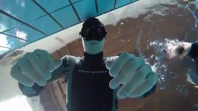 Davide breatholding underwater for ages