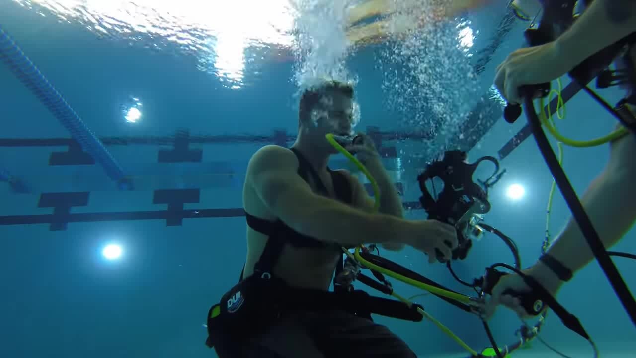 Full face mask removal underwater