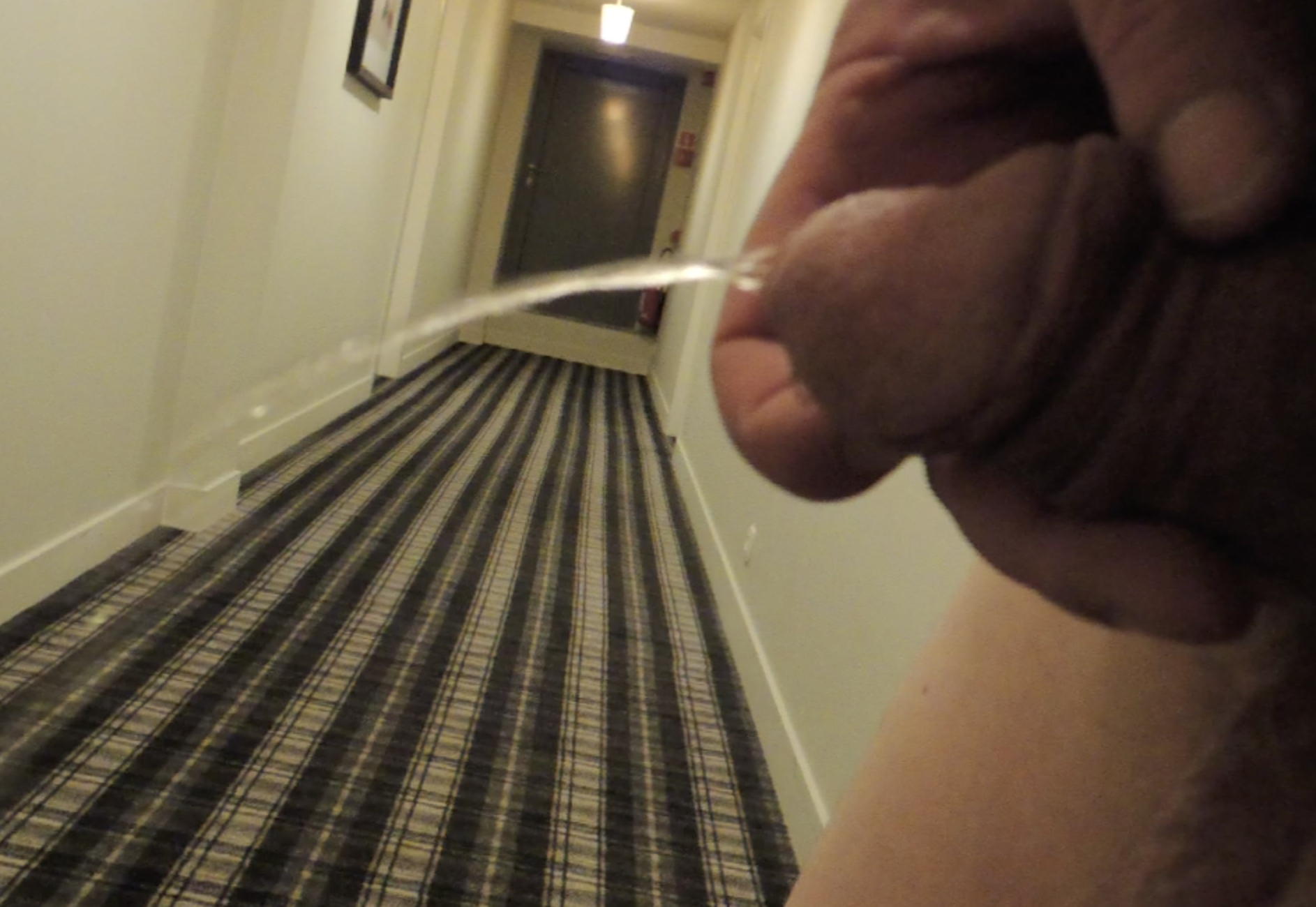 I make teen boy pee for me  in hotel corridor