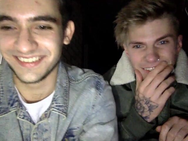 2 friends on cam - video 117