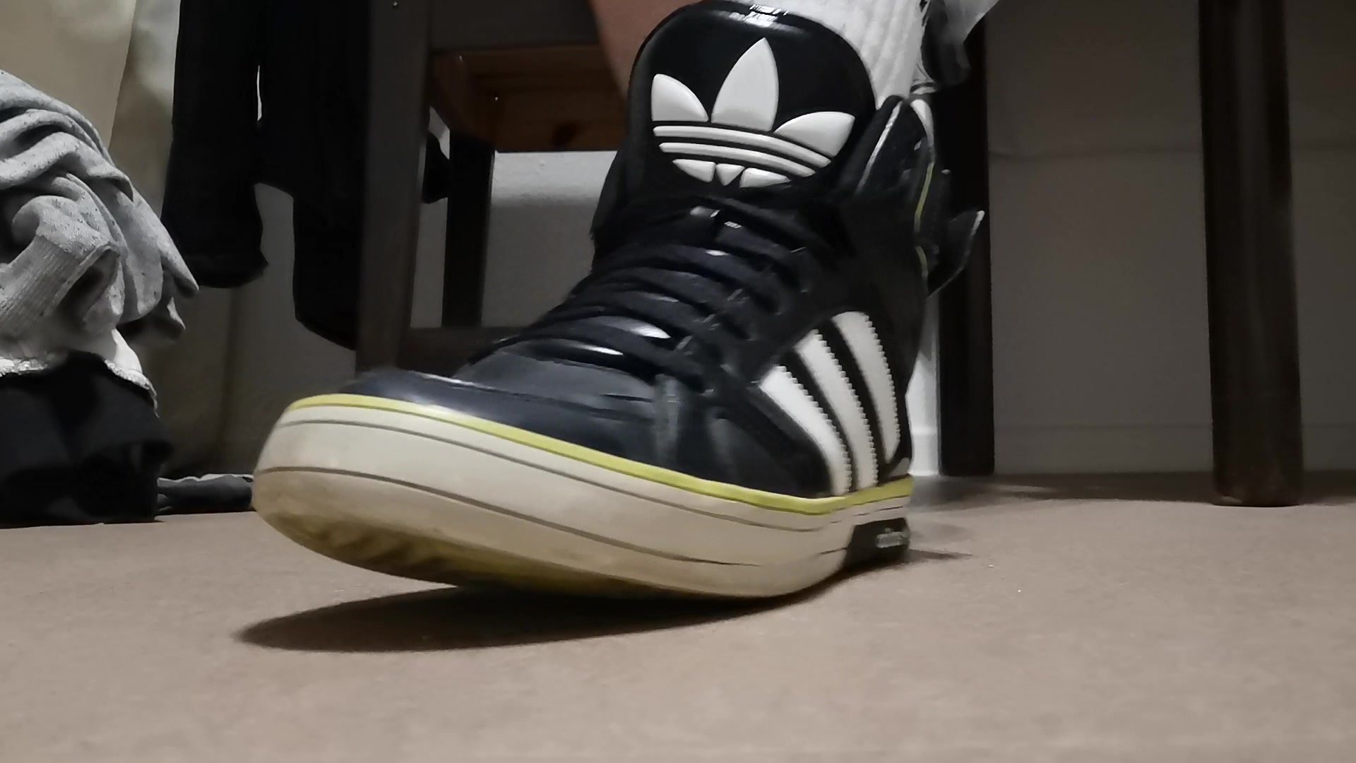 Shoeplay with Adidas Spacediver
