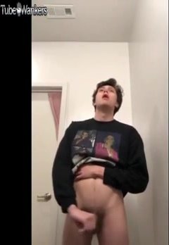 College twink masturbating and cumming on cam