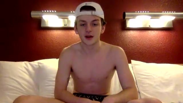 College boy cums on cam