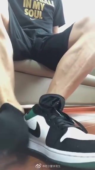 basketball player want you to smell his feet