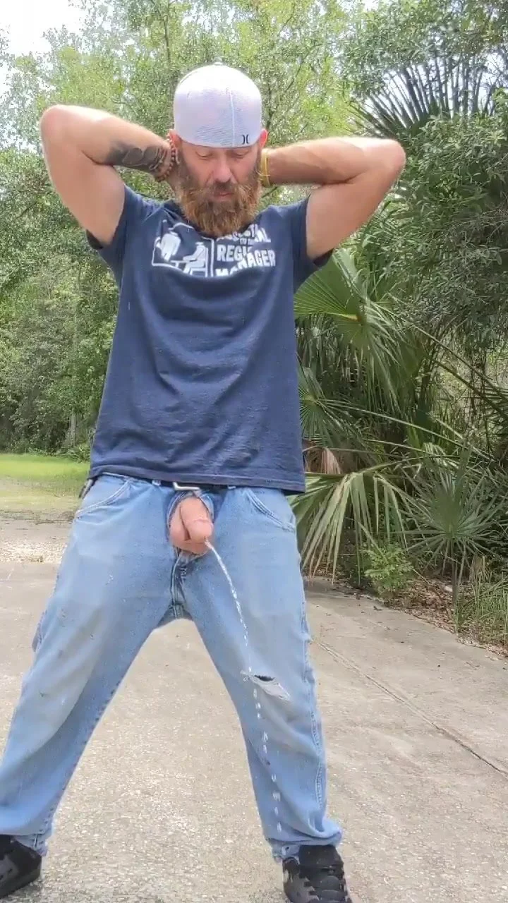 Gay Redneck Daddy Pissing Outside 16