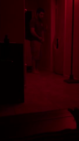 ERIC YOUNG DUDE FROM HOUSTON WANTS TO FUCK THROUGH THE HOLE