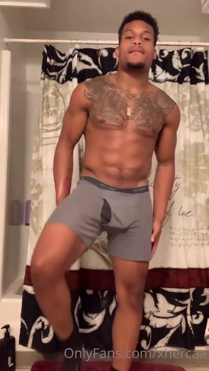 SEXY BLACK MEN SHOWING ALL