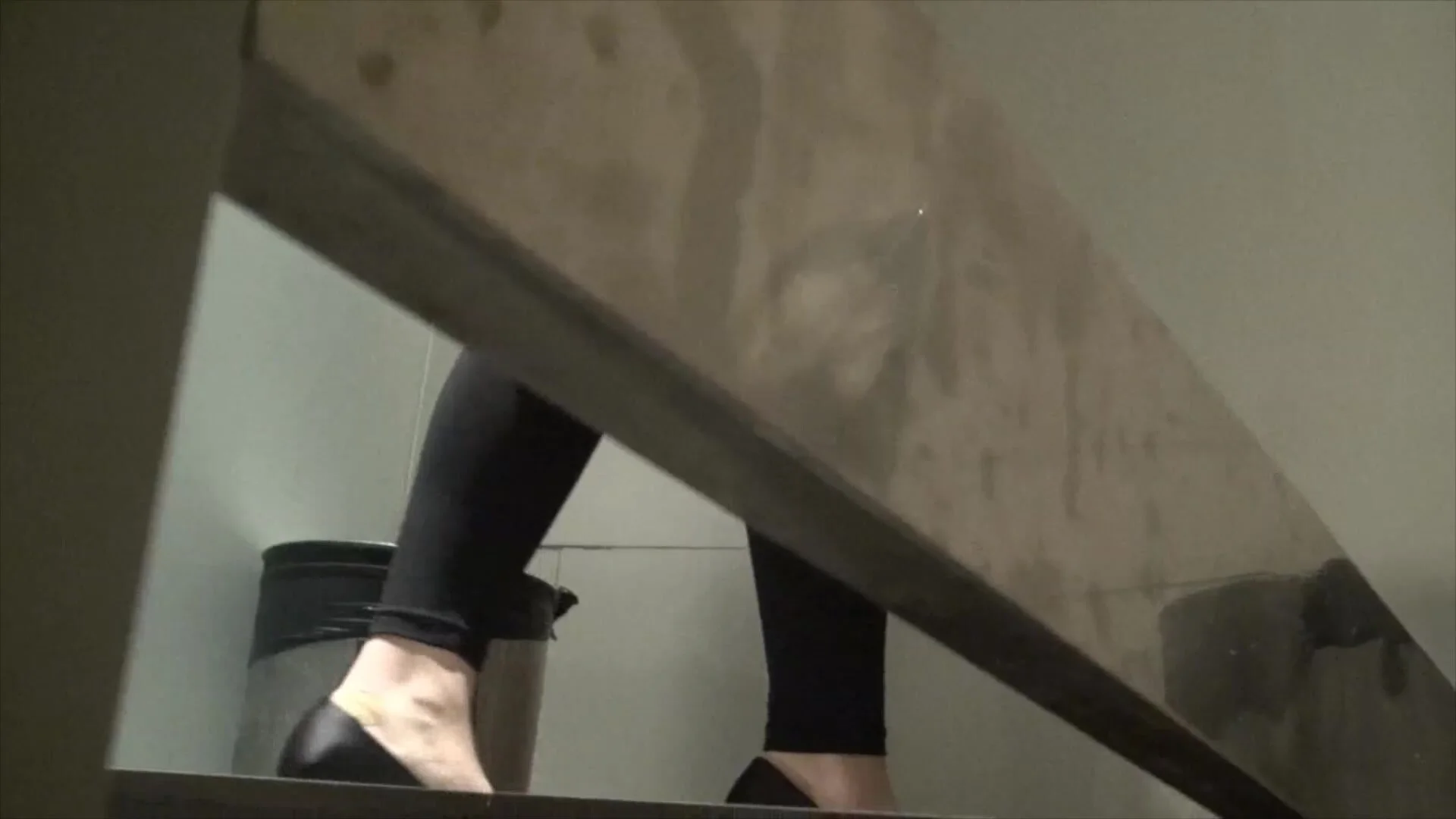 china office lady toilet voyeur Chinese office woman toilet voyeur high-heel OL 12 - ThisVid.com