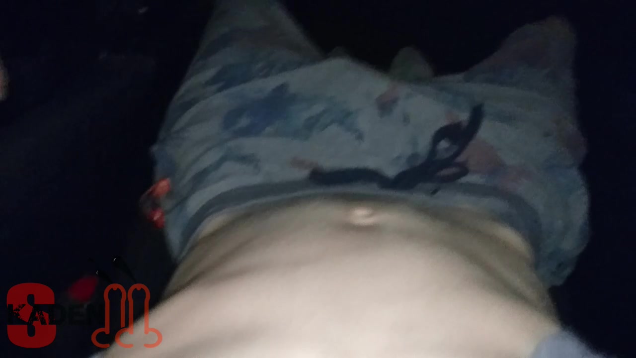 Straight 18 year old Needs a throat