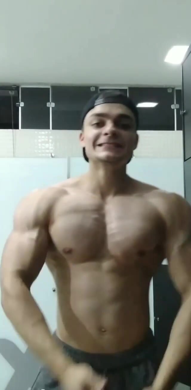 muscle guy flexing biceps