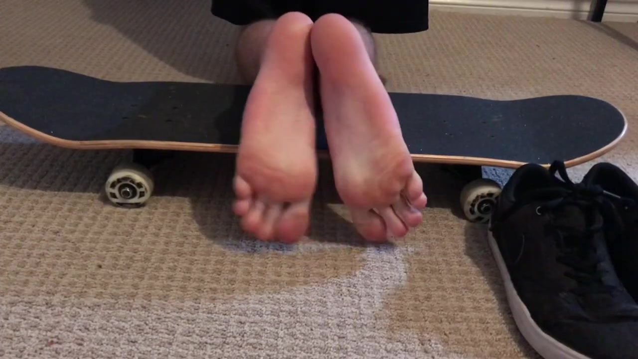 Sexy Skater Twink Feet