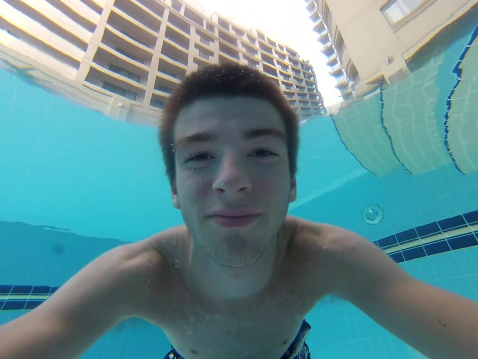 Matt breatholding barefaced underwater