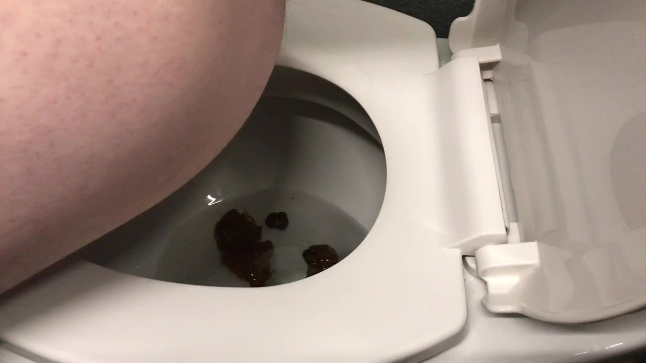 Pooping at work - video 3
