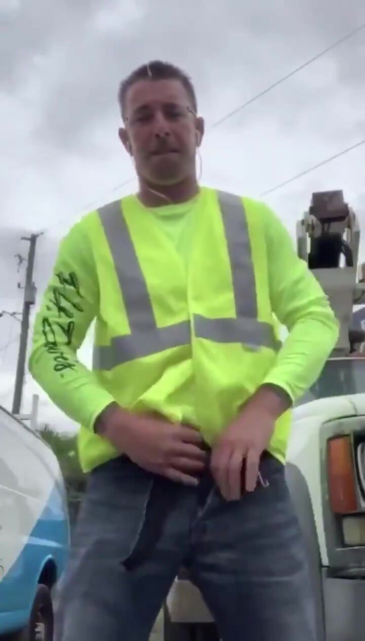 Blue-collar pisser wants you to open your faggot mouth