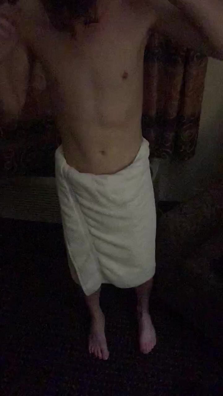 Nicks towel comes off