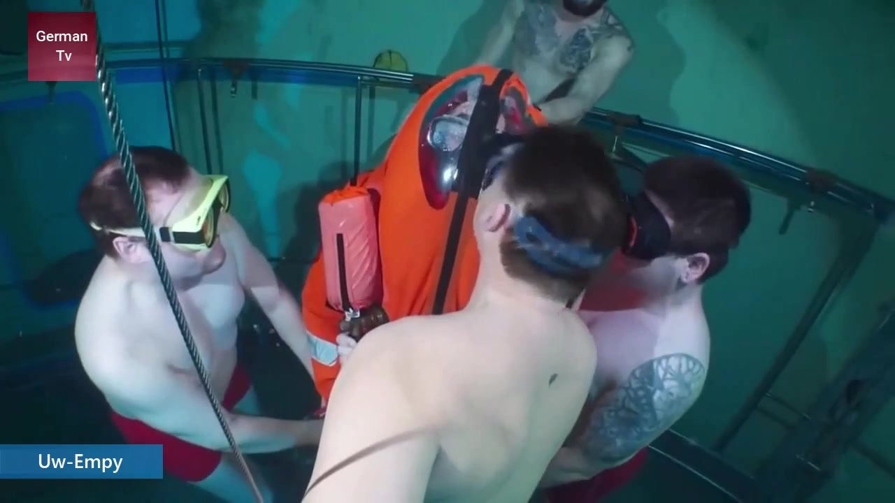German apneists underwater rescue test