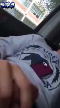 Twink cam jerks and cums in car