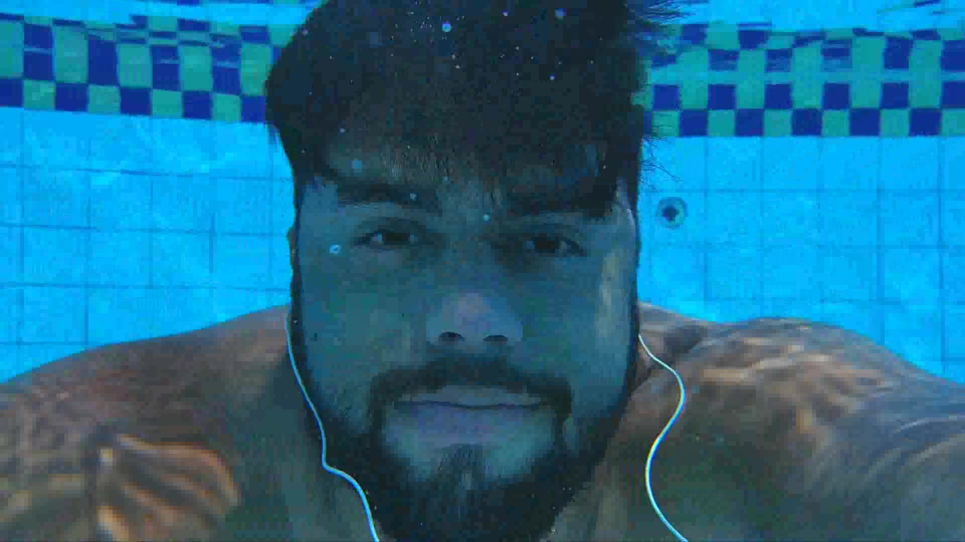 Brazilian hottie barefaced underwater
