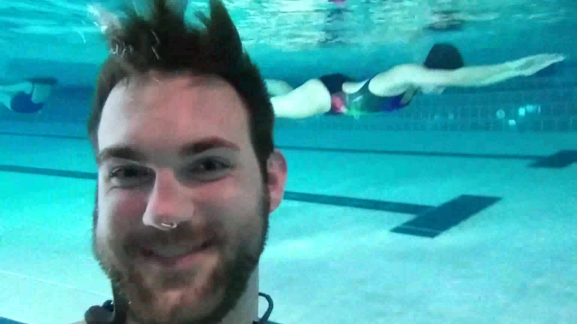 Barefaced bearded sexy guy underwater again