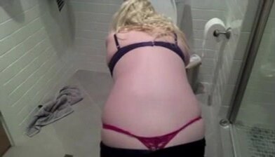 chubby woman vomited - video 2