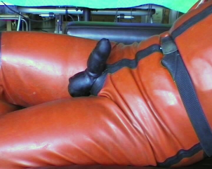 Rubby12 HFO in old VIking rubber drysuit