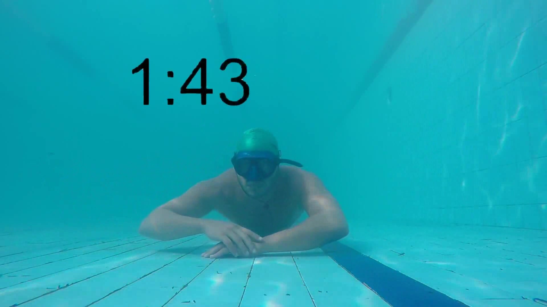 Kareem breatholding over two minutes underwater